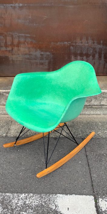 Eames Rocker Green Eames Arm Chair Rocker-Base Cadmium Green. - Kathedra